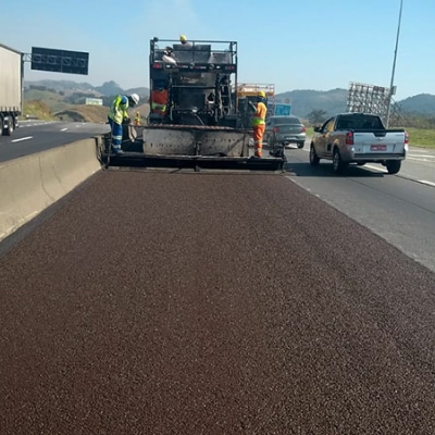 Obras de Pavimentación en Dutra RJ BR 116